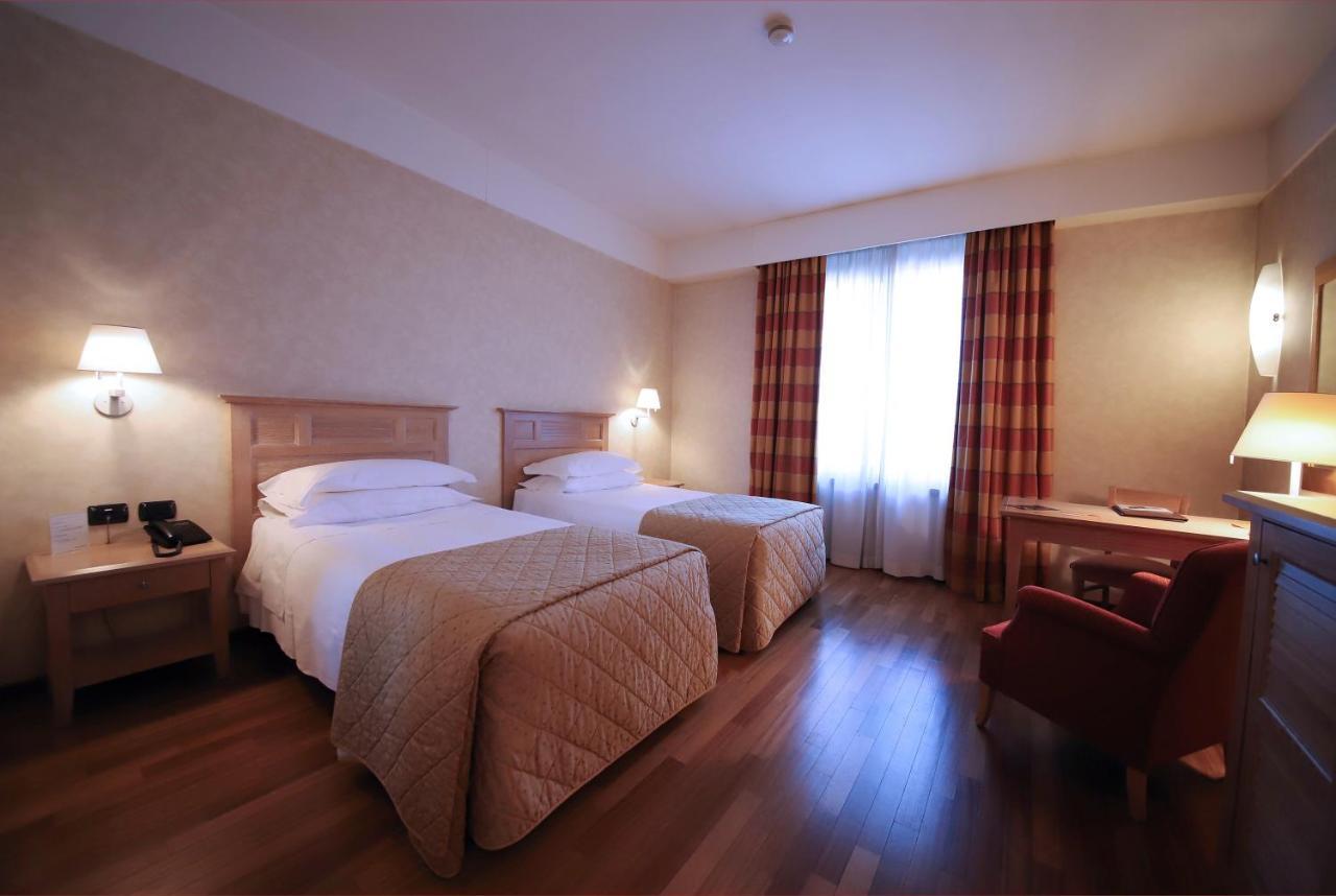 Monica Hotel Fiera Pregnana Milanese エクステリア 写真