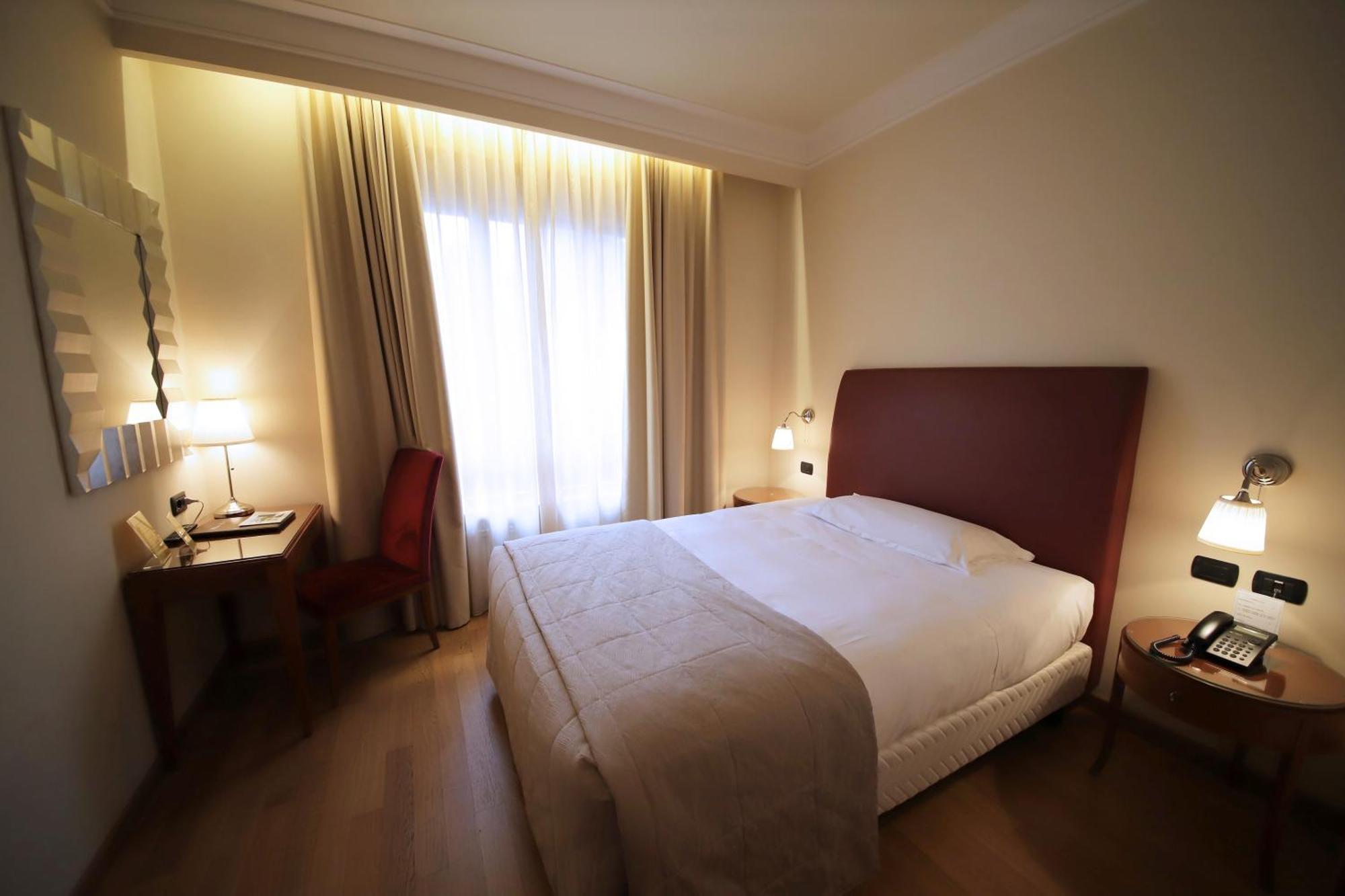 Monica Hotel Fiera Pregnana Milanese エクステリア 写真