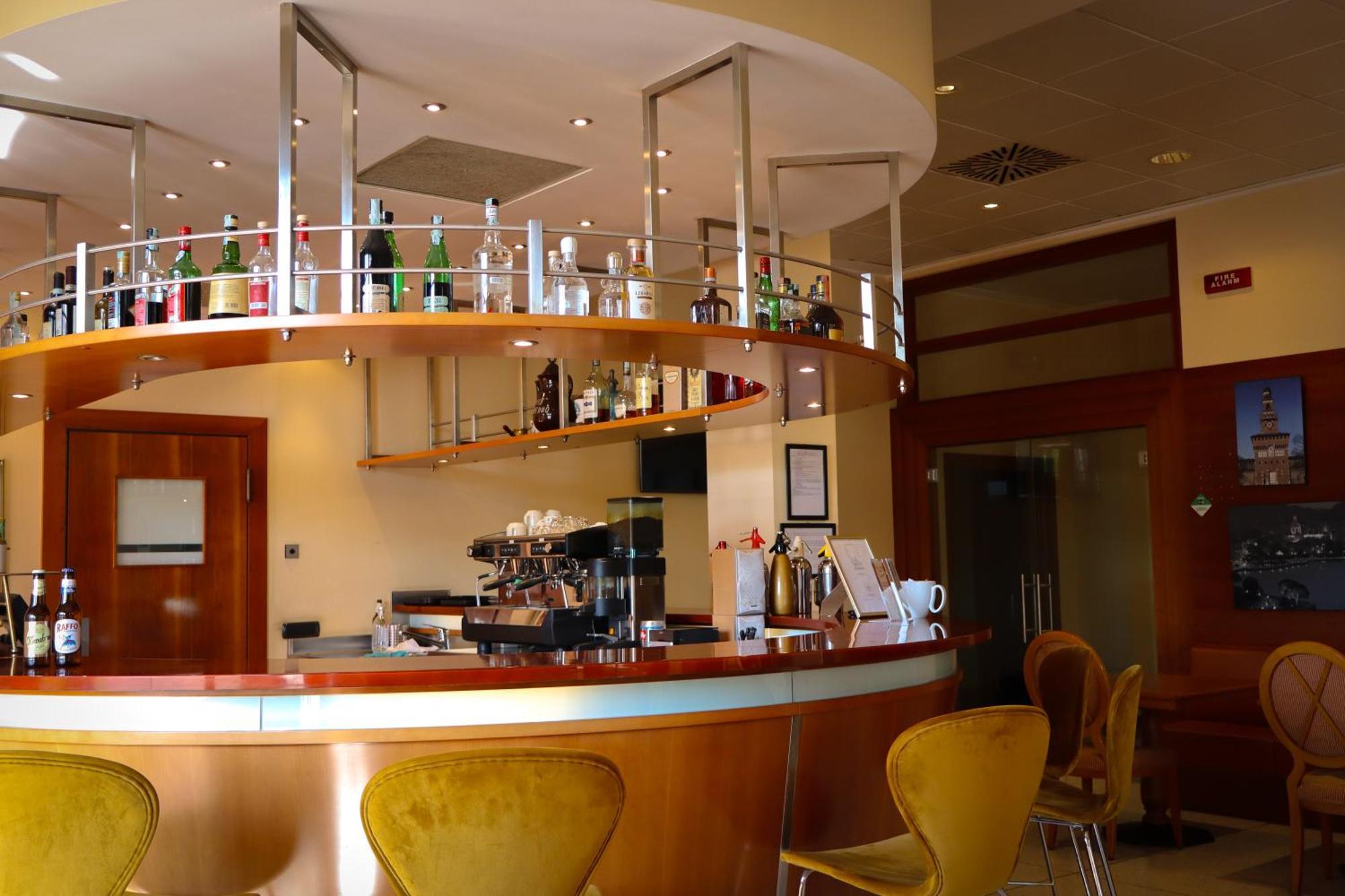 Monica Hotel Fiera Pregnana Milanese エクステリア 写真