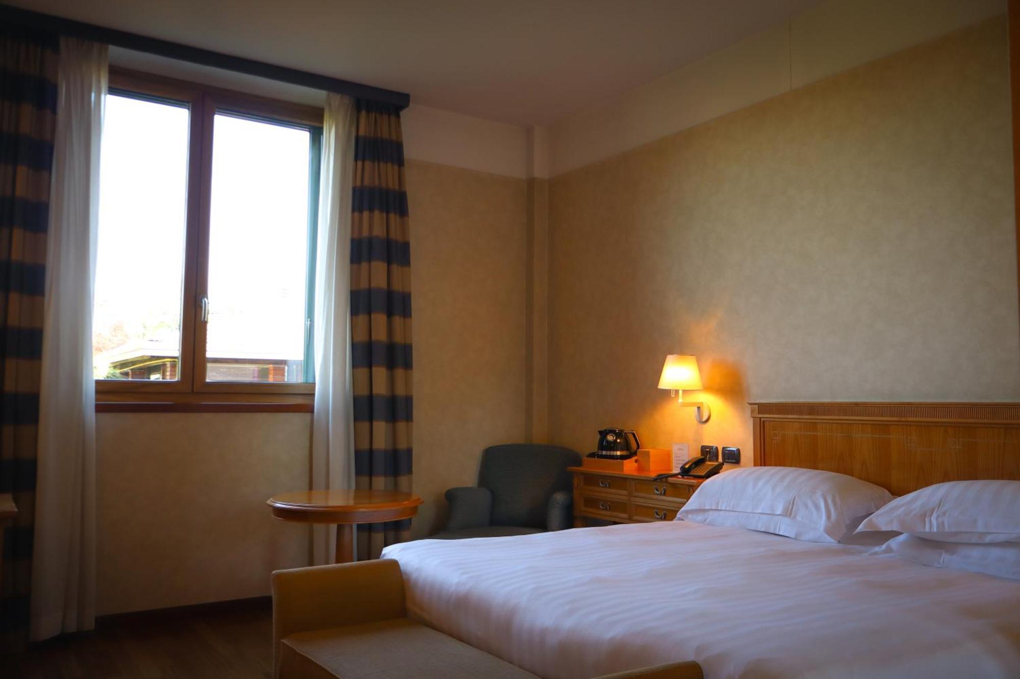 Monica Hotel Fiera Pregnana Milanese エクステリア 写真