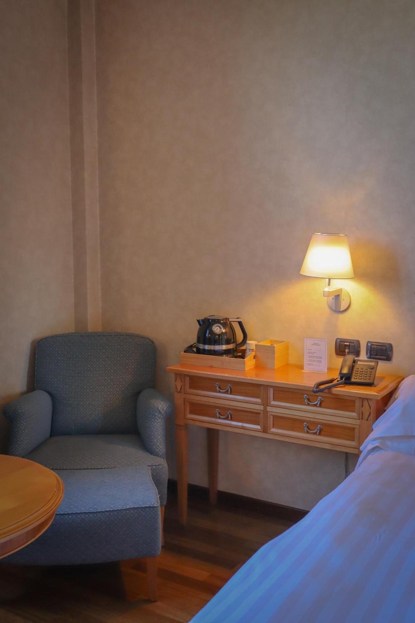 Monica Hotel Fiera Pregnana Milanese エクステリア 写真