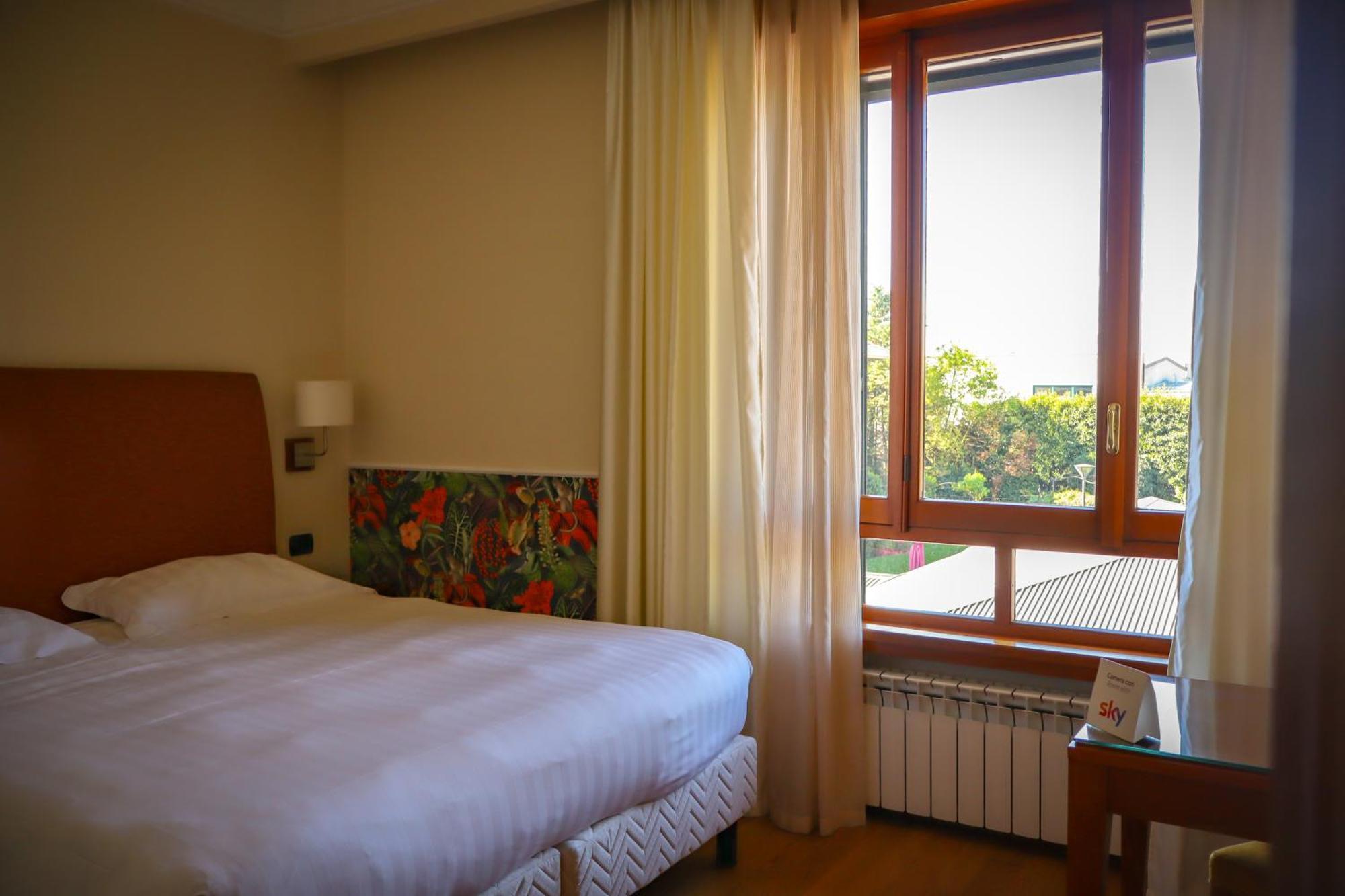Monica Hotel Fiera Pregnana Milanese エクステリア 写真