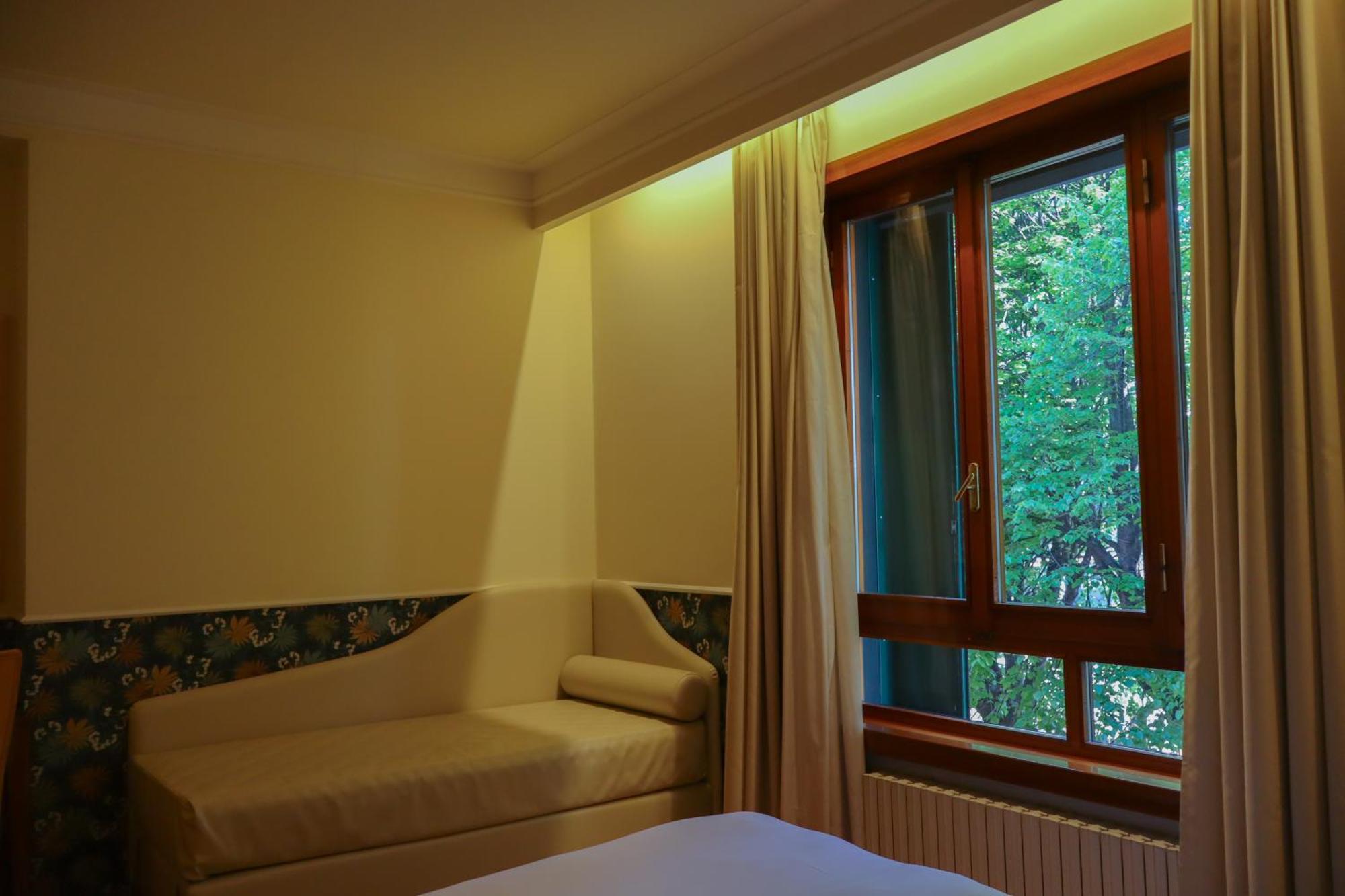 Monica Hotel Fiera Pregnana Milanese エクステリア 写真