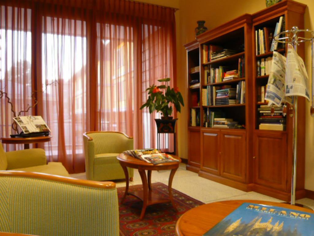 Monica Hotel Fiera Pregnana Milanese エクステリア 写真