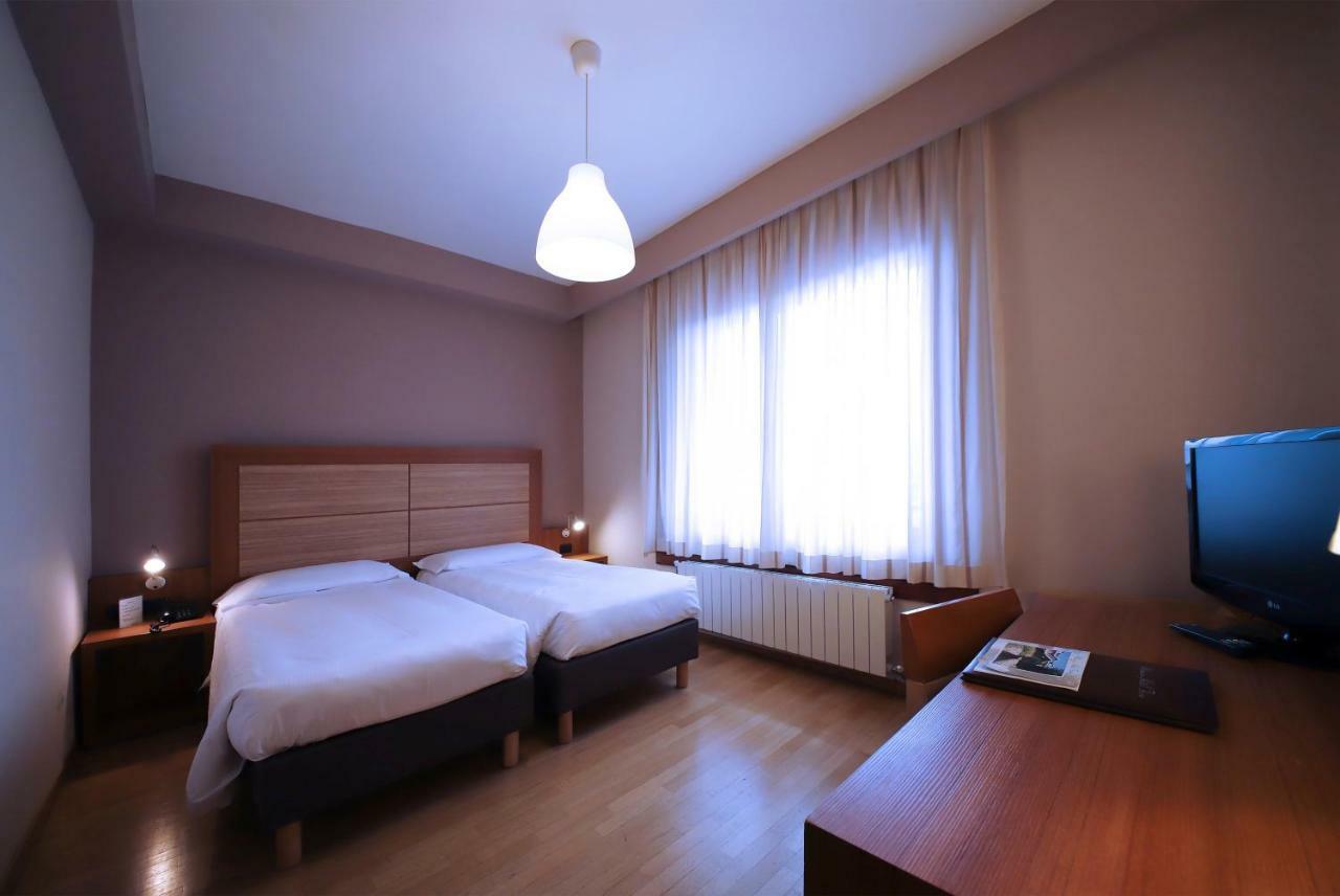Monica Hotel Fiera Pregnana Milanese エクステリア 写真