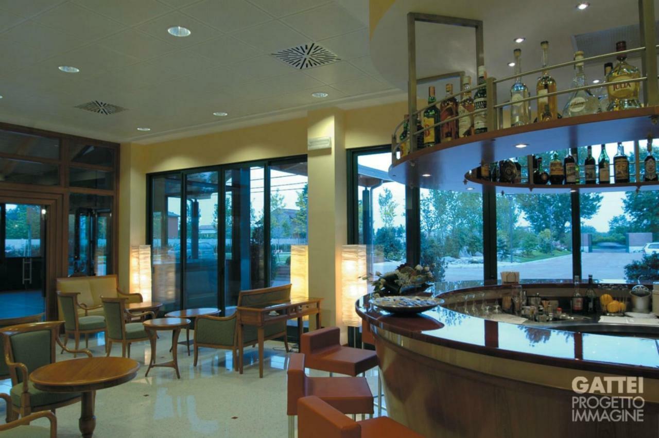 Monica Hotel Fiera Pregnana Milanese エクステリア 写真